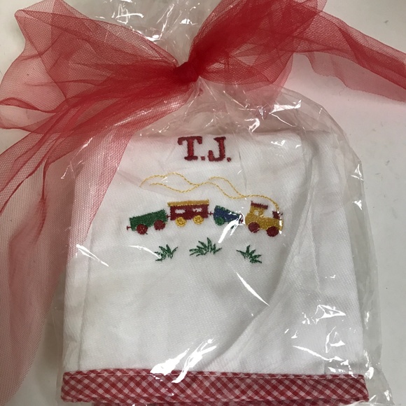 Burp cloth Monogrammed "T.J." - Picture 2 of 4